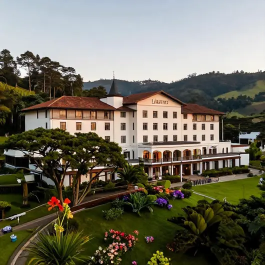 Descubra o Alma Hotel